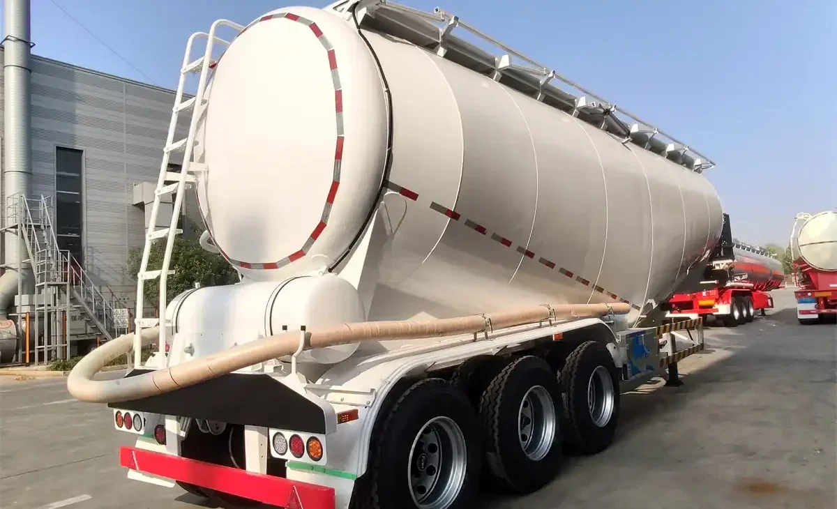 3-axle-bulk-cement-.2e16d0ba.format-webp.fill-1668x1014.webp