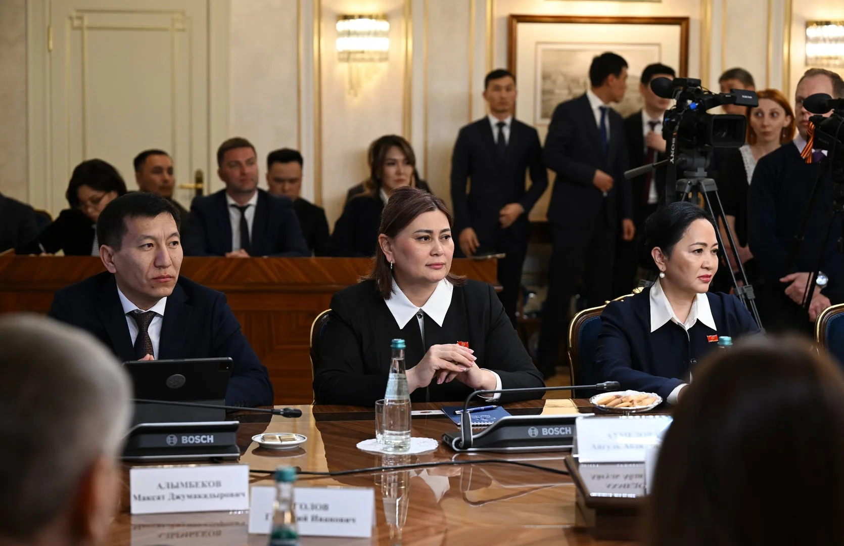 {{item.title }}