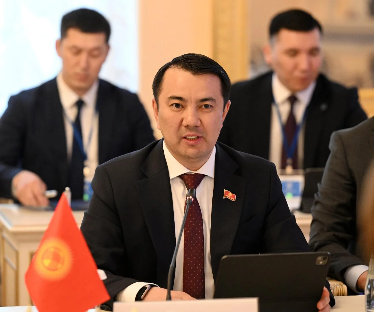 {{item.title }}