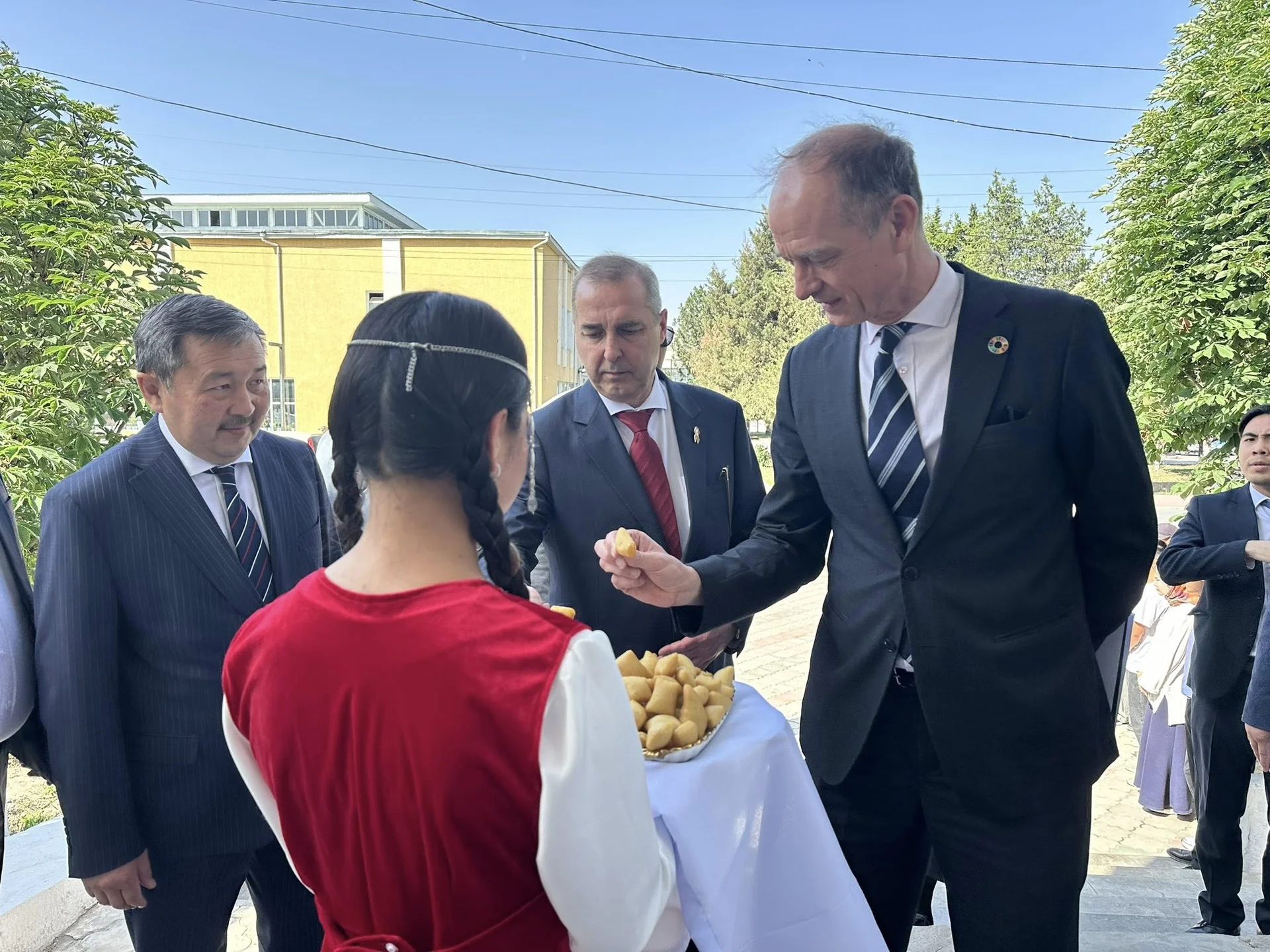 {{ item.title }}
