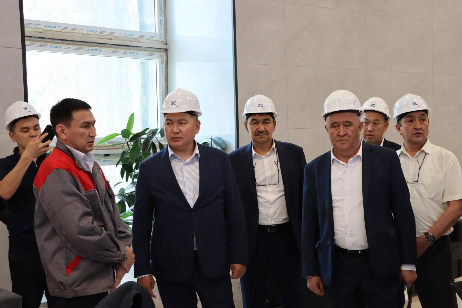 {{item.title }}