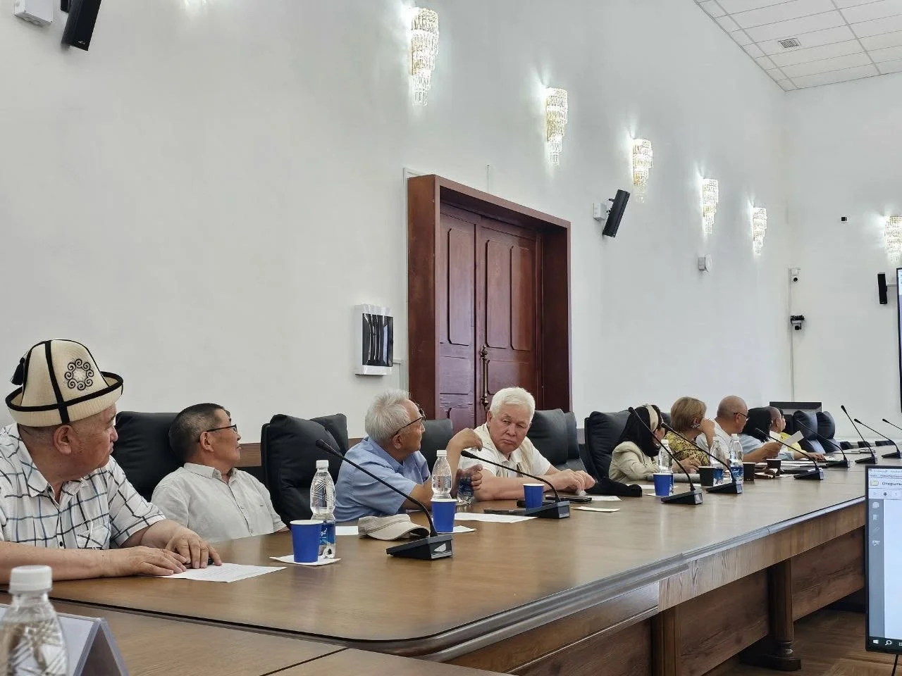 {{ item.title }}