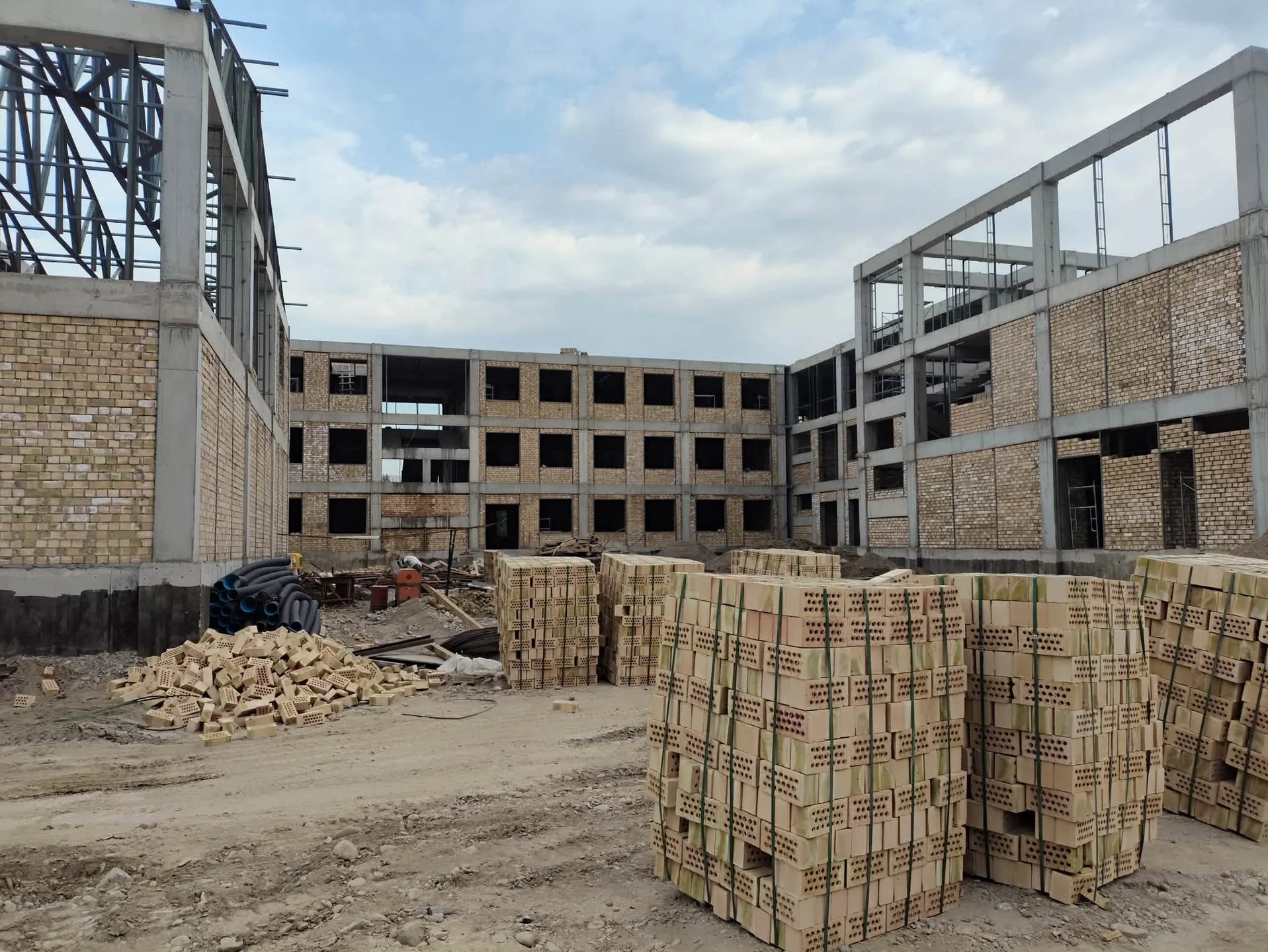 {{ item.title }}