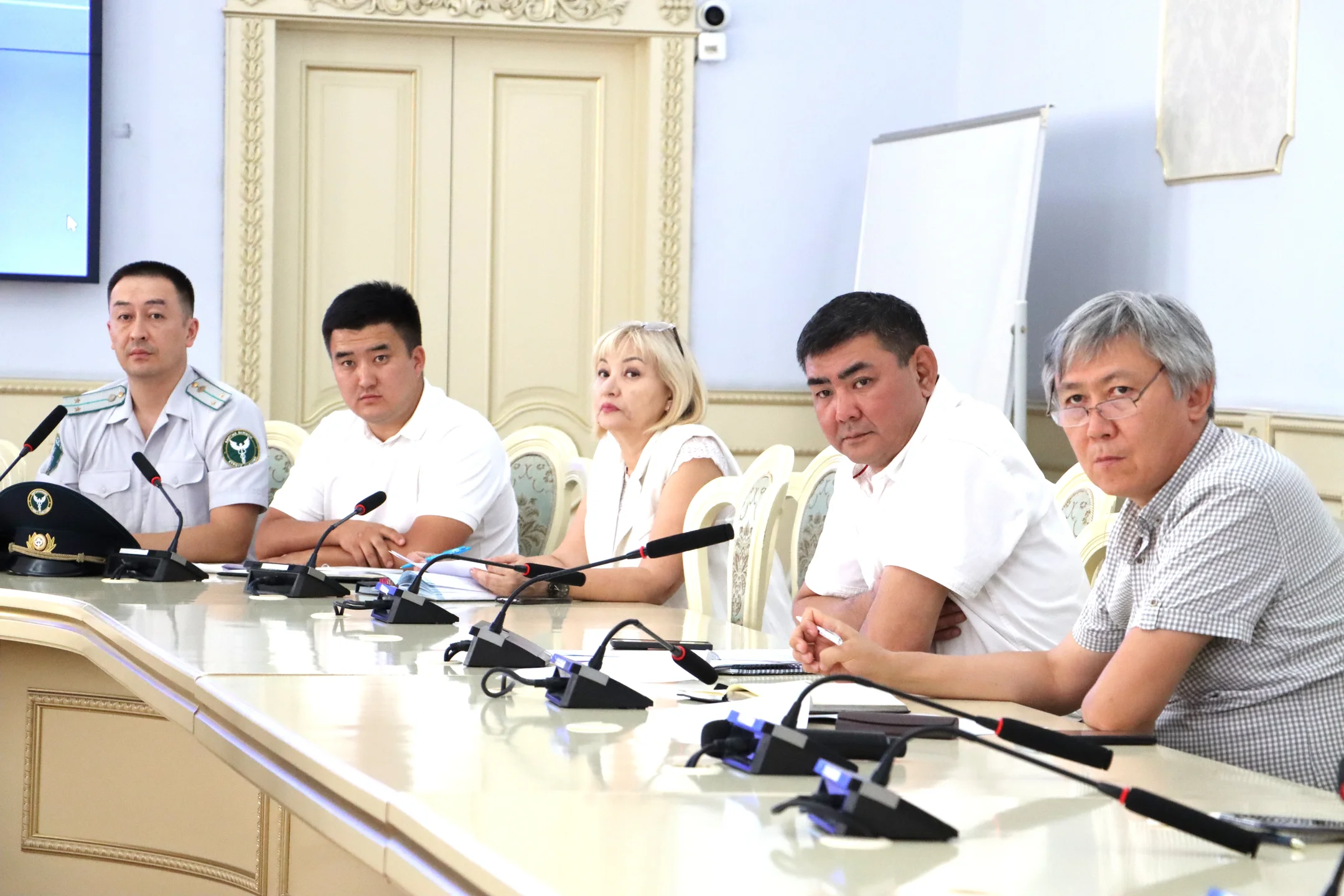 {{ item.title }}