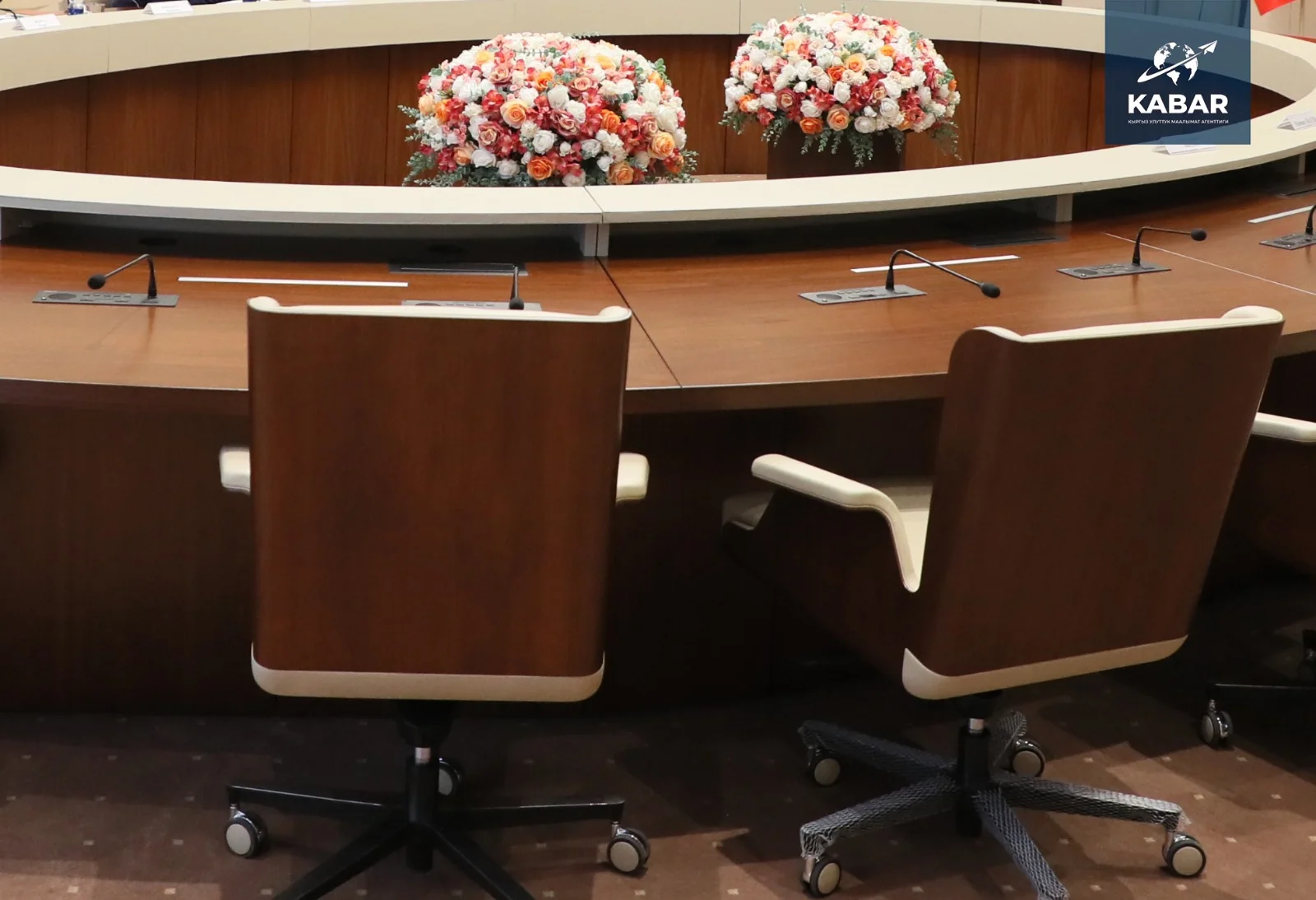 {{ item.title }}