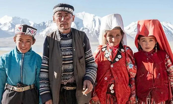 etnicheskie_kyrgyzy.2e16d0ba.format-webp.fill-1668x1014.webp