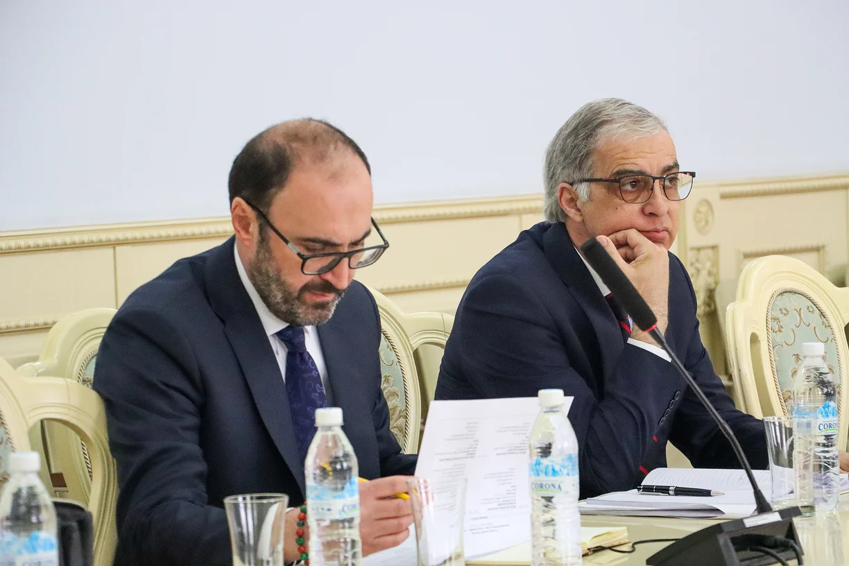 {{item.title }}