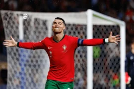 porto-portugal-11-15-2024-600nw-2547123911.webp