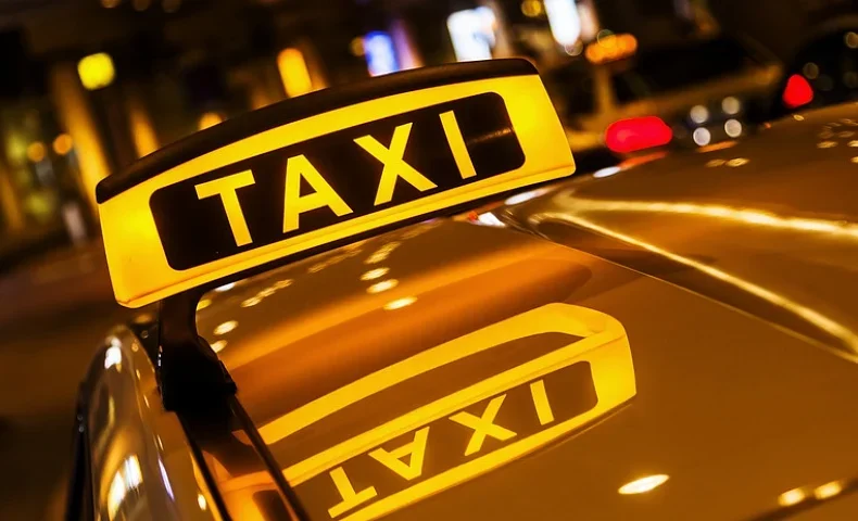 taxi_TFh8hXo.2e16d0ba.format-webp.fill-1668x1014.webp